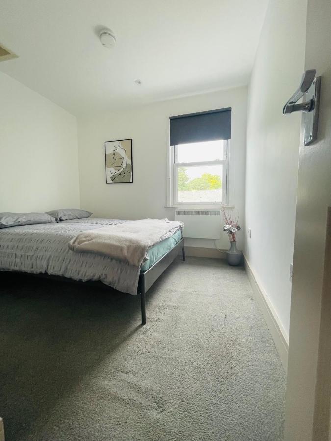 Lovely 1 Bedroom Apartment In Лондон Экстерьер фото