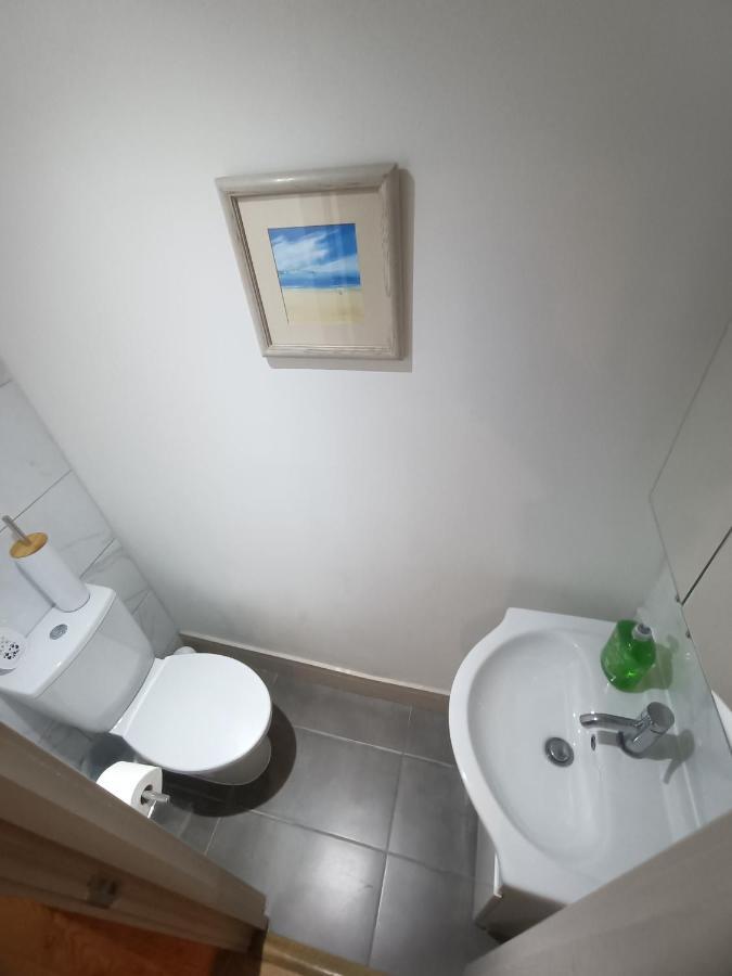 Lovely 1 Bedroom Apartment In Лондон Экстерьер фото