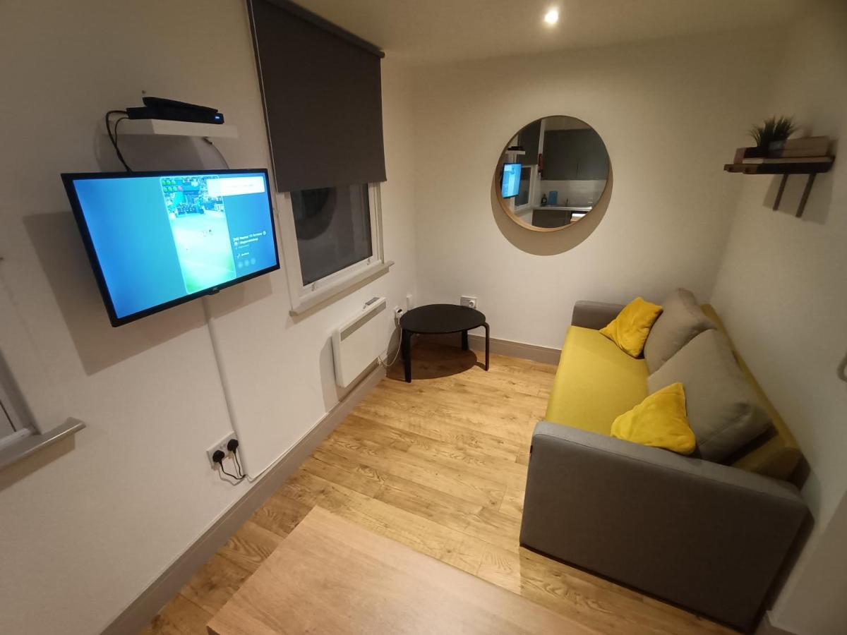 Lovely 1 Bedroom Apartment In Лондон Экстерьер фото
